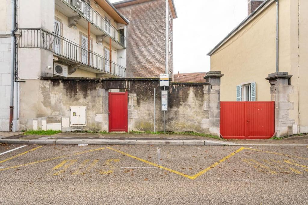 Superbe Appartement Avec Parking Gratuit Lons-le-Saunier Exterior foto
